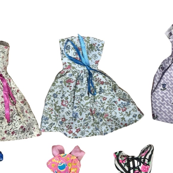 Barbie Clothes Bundle + Hair Brush - Picture 3 of 7